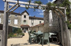 Civray, Poitou-Charentes 86400