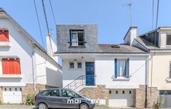 Auray, Brittany 56400