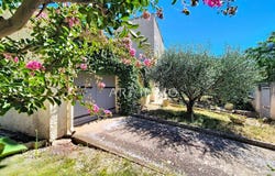Robion, Provence-Alpes-Côte d'Azur 84440