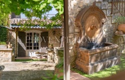 Oppède, Provence-Alpes-Côte d'Azur 84580