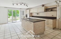 Roquemaure, Languedoc-Roussillon 30150
