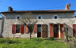 Civray, Poitou-Charentes 86400