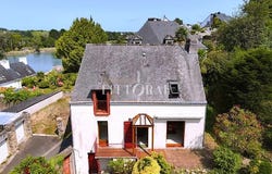 Auray, Brittany 56400