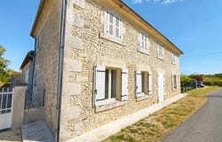 Baignes-Sainte-Radegonde, Poitou-Charentes 16360