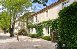 Nîmes, Languedoc-Roussillon 30000