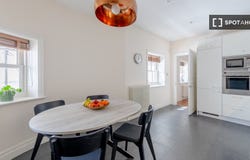 london, England SE1 2AT