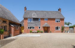 Pewsey, England SN9 6HQ