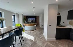 Barnet, England EN4 0JS