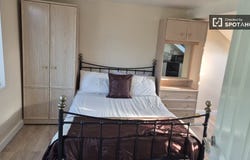 london, England RM6 5TU