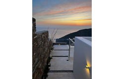 Syros, Nísoi Aiyaíou 84100