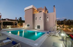 Adelianos Kampos, Crete 74100