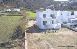 Plaka, Nísoi Aiyaíou 84300