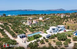 Gialova, Peloponnese 24001