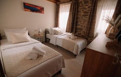 Apini, Crete 70010