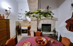 Adele, Crete 74100