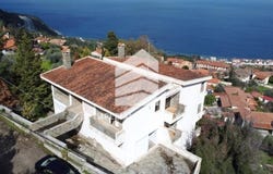 Western Greece 25006
