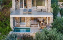 Gialova, Peloponnese 24001