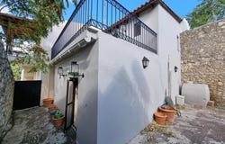 Adele, Crete 74100