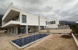 Kastel Luksic, Splitsko-dalmatinska 21212