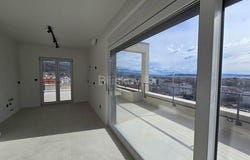 Kastel Luksic, Splitsko-dalmatinska 21216