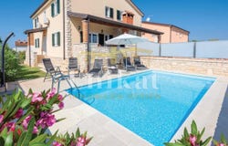 Umag, Istria County 52470