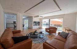Trogir, Splitsko-dalmatinska 21220