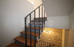 Kastel Luksic, Splitsko-dalmatinska 21212