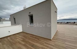Kastel Luksic, Splitsko-dalmatinska 21212