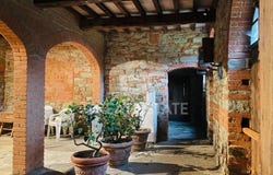 Loro Ciuffenna, Tuscany 52024