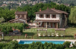 Laterina, Tuscany 52020