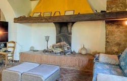 Cetona, Tuscany 53040