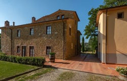 Bucine, Tuscany 52020