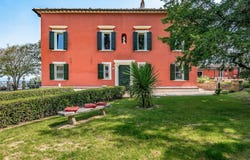 Pesaro, Marche 61121