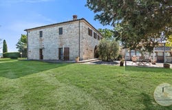Montalcino, Tuscany 53024