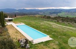 Volterra, Tuscany 56048