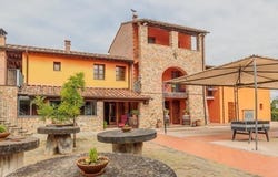Montespertoli, Tuscany 50025