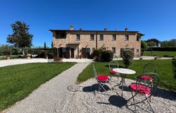 Cortona, Tuscany 52044