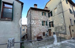 Cetona, Tuscany 53040