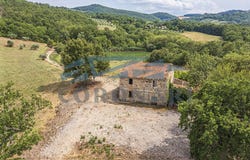 Izzalini, Umbria 06059
