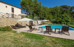 Palaia, Tuscany 56036