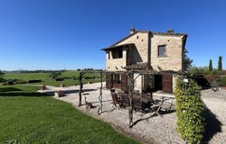 Cortona, Tuscany 52044