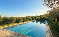 Bucine, Tuscany 52020