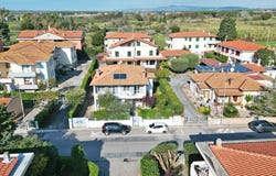 Cecina, Tuscany 57023