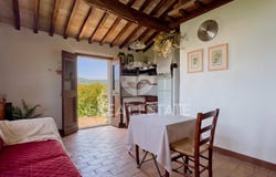 Radicofani, Tuscany 53040