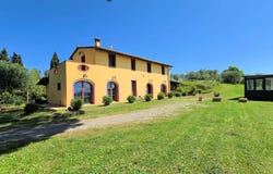 Palaia, Tuscany 56036
