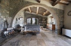 Radicofani, Tuscany 53040
