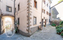 Cortona, Tuscany 52044