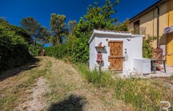Collesalvetti, Tuscany 57014