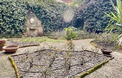 Lucca, Tuscany 55100