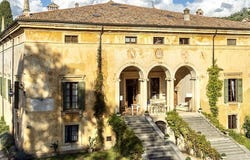 Verona, Venice 37122